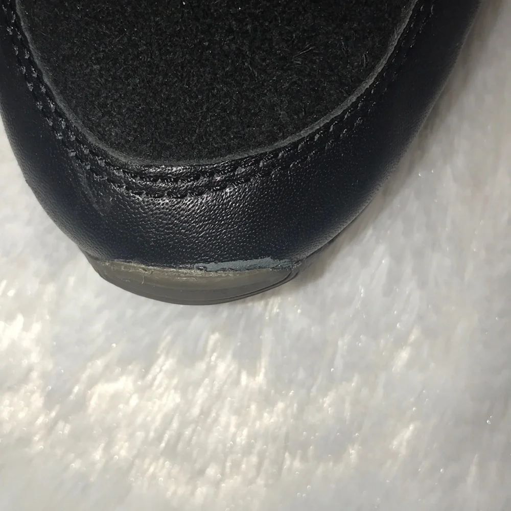 Michael Kors gold blk sneaker size 8-preowned